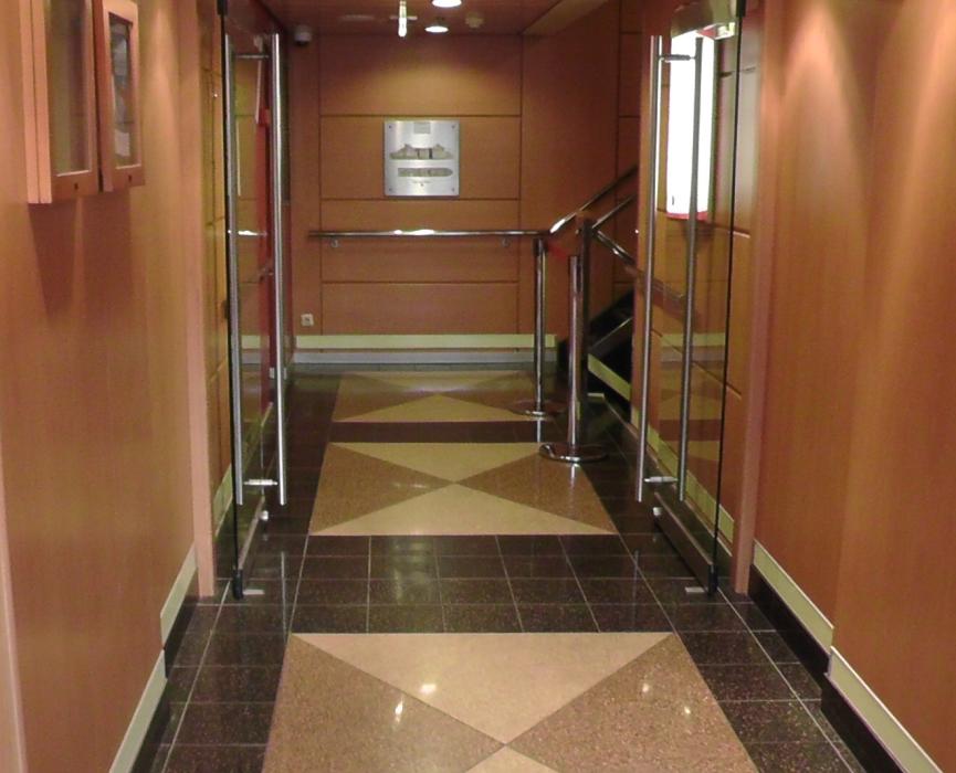 Biminidaycruisehallway.JPG