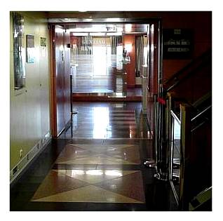 tn_Biminidaycruisehallway2_JPG.jpg